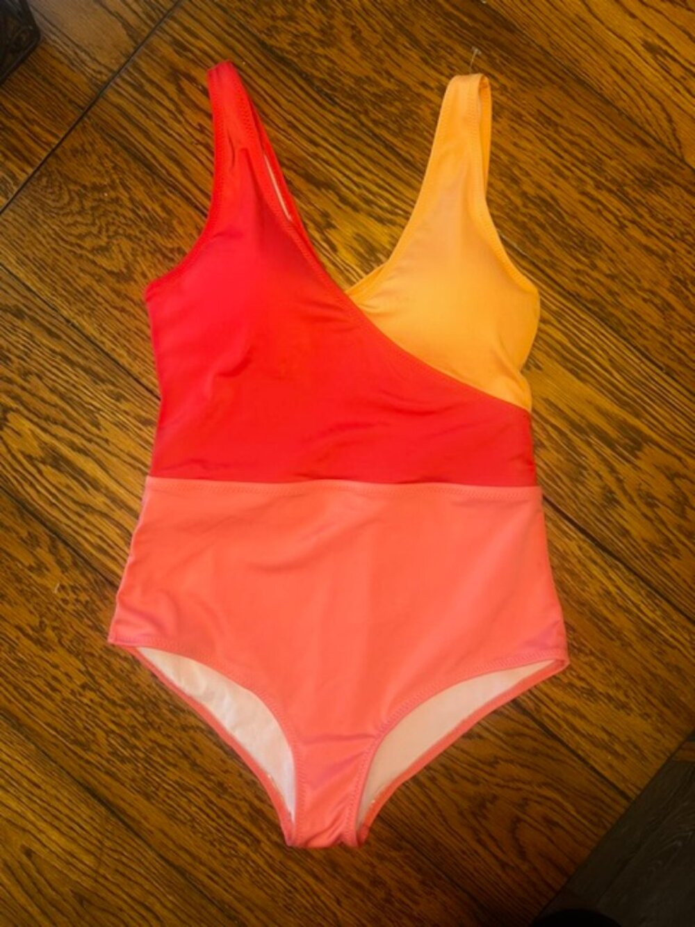 Women's New w/tag Serra 1 piece swimsuit, Size M, Multi Color, Padded cups